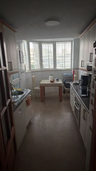 SE ALQUILA Habitación con baño disponible para 1
