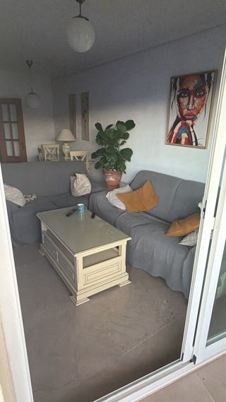 SE ALQUILA Habitación con baño disponible para 1