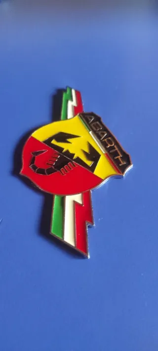 Escudo Abarth Grande