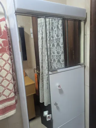 Mueble baño metal, espejos, baldas. Vintage