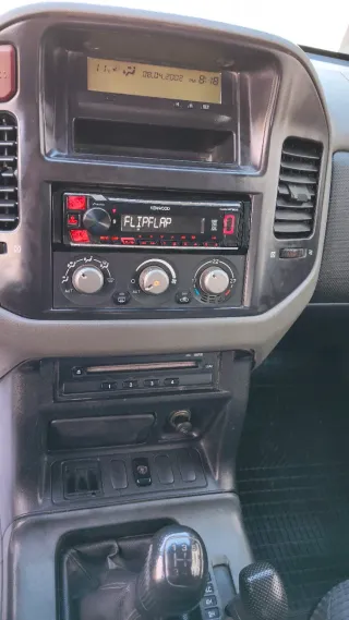 Mitsubishi Montero 2006