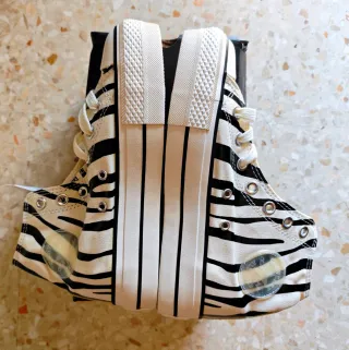 Converse Chuck Taylor Cebra Beige/Negro