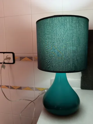 Lámpara de mesa moderna 2