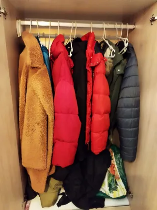 Armario de madera y metal