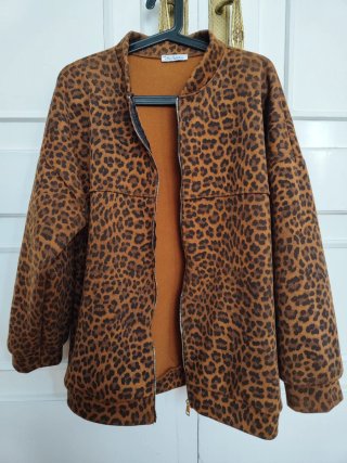 Jersey estampado leopardo cremallera