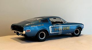 Ford Mustang Fastback 1:18 Greenlight escala 1:18