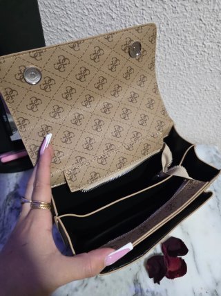 Bolso Guess Marrón Cadena Logo