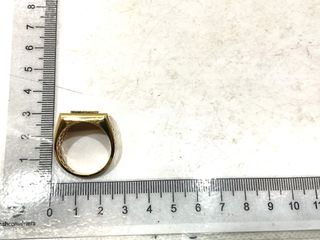 sello oro 18k con piedra con onix