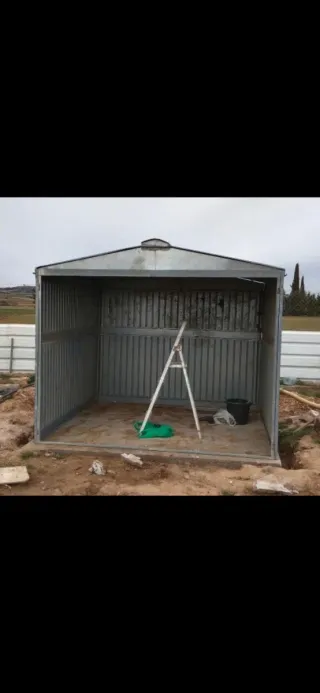 Caseta metálica gris