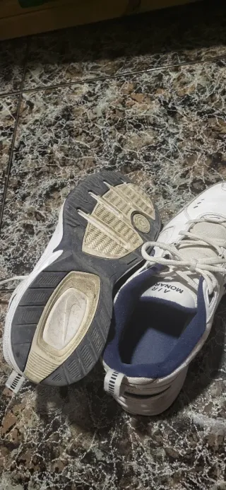 Zapatillas Nike Air Monarch Blancas y Azules