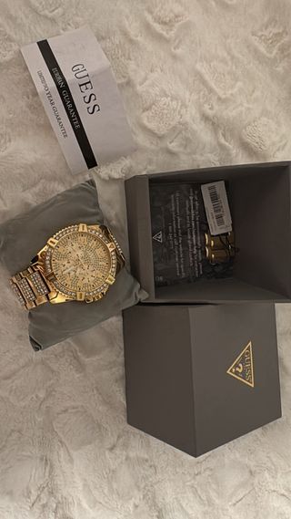 Reloj Guess Dorado con Cristales