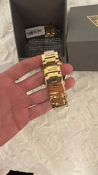 Reloj Guess Dorado con Cristales