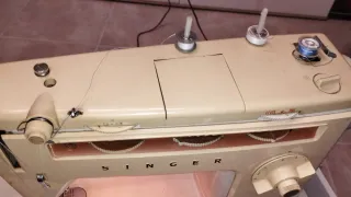 Máquina de coser Singer 815