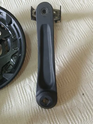 Pedalier Shimano con platos
