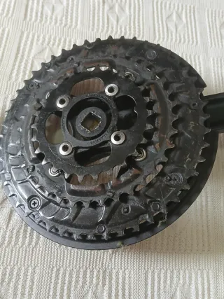Pedalier Shimano con platos