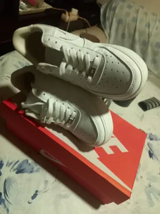 Nike Air Force 1 Talla 35 Blancas