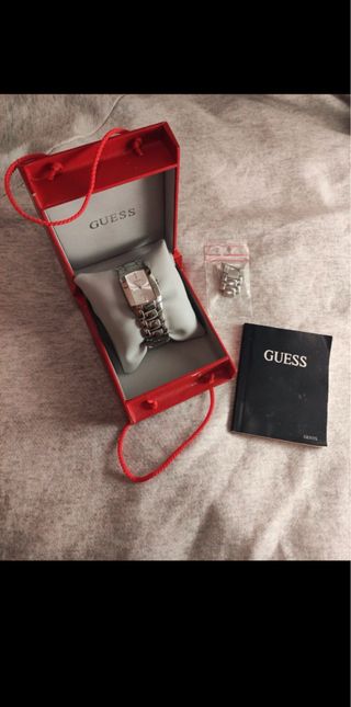 Reloj Guess Mujer Plata Caja Roja