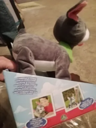 Perrito de peluche que camina y ladra