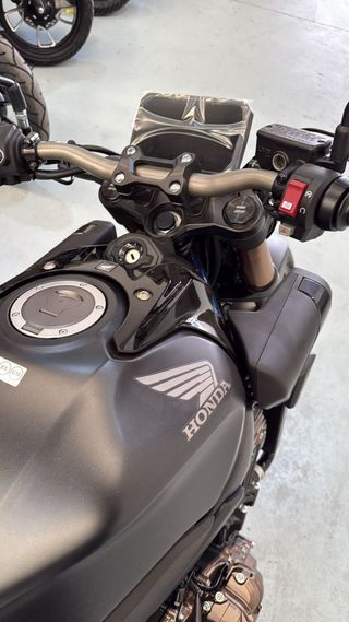 Se alquila Honda CB650R