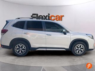 Subaru Forester 2.0i Hybrid CVT Sport Plus