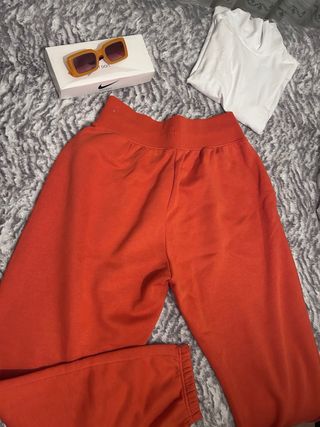 Pantalón chándal Nike naranja oversize