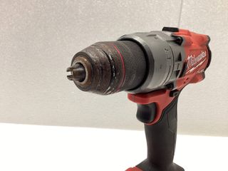 taladro a bateria milwaukee m18 fuel 2904-20