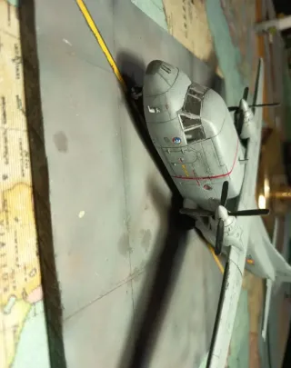 Diorama Avión casa 212 escala 1:72