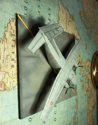 Diorama Avión casa 212 escala 1:72