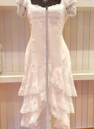 Vestido Charo Ruiz blanco con encajes