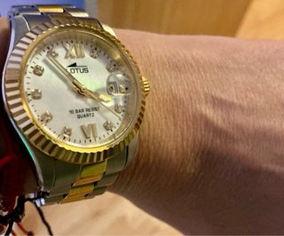 Reloj Lotus Dorado y Plateado