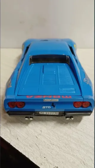 Maqueta Ferrari 288 GTO del 1984a1986 Escala 1/18