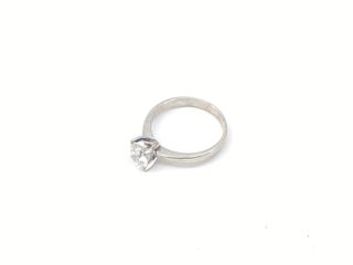 anillo oro 18k con piedra con diamante