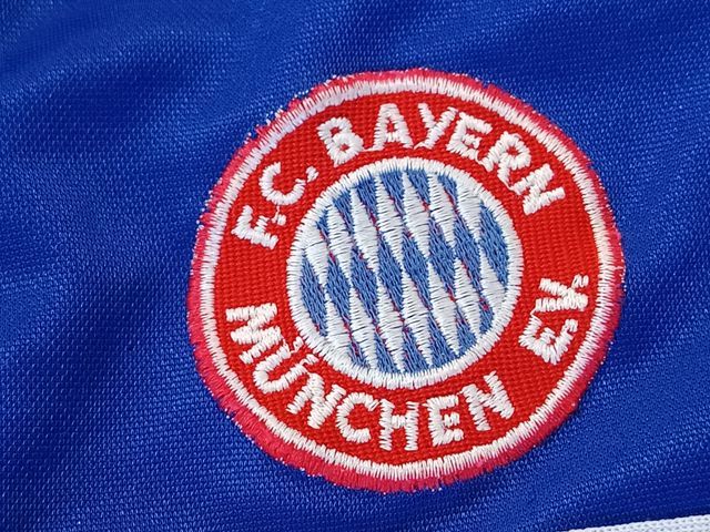 Vintage Pantalones Adidas Bayern Munich. Talla XL