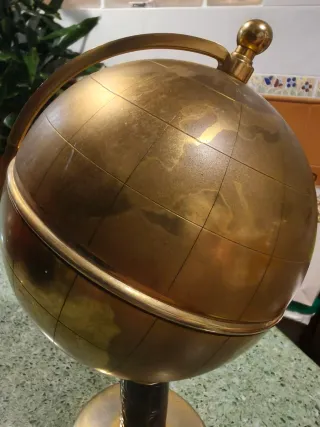 Cigarrera Vintage Globo Terráqueo