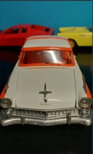 Maqueta Ford crown victoria  1950a1955 escala 1/18