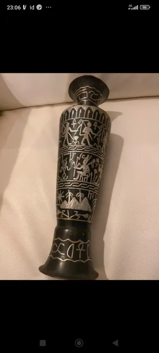 Jarrón Vintage Metal Negro y Plateado