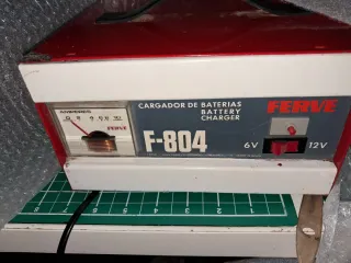 Cargador de Baterías FERVE F-804