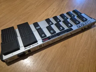 Behringer FCB1010 MIDI Foot Controller