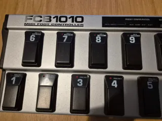 Behringer FCB1010 MIDI Foot Controller