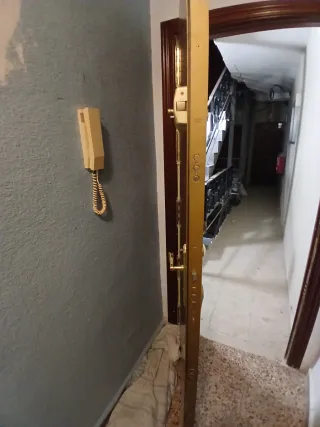 Puerta blindada de entrada