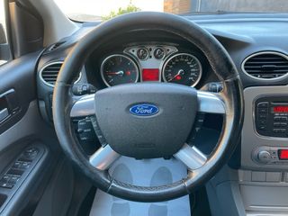 Ford Focus 2010 Break 2.0 TDCi 136CV Titanium Full