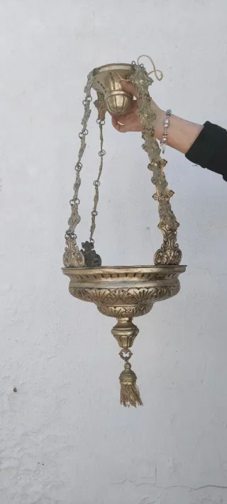 Lámpara colgante de metal dorada y plateada