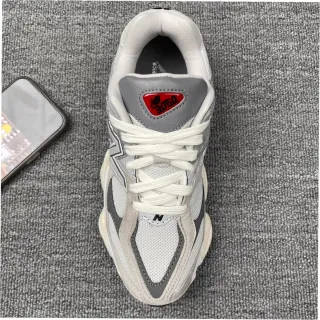 New Balance 9060 Gris Talla 42