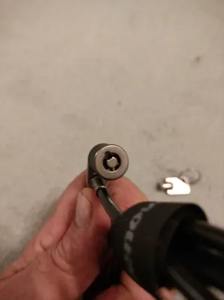 Candado portátil Lenovo cable acero 1,5m