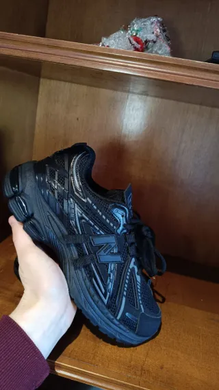 New Balance Negras Talla 42