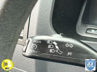 VOLKSWAGEN TRANSPORTER 2.0TDI COMBI 9