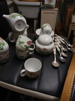 Servizio Tazze e Teiera Fiori