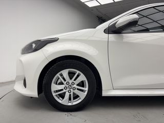 Toyota Yaris 1.5 120H Business Plus