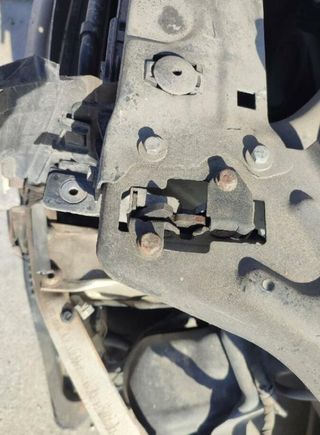 Mercedes-benz 266374 sin ref cerradura capot clase