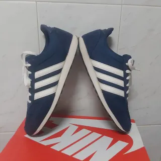 Zapatillas Adidas Talla 43 Azul y Blanco